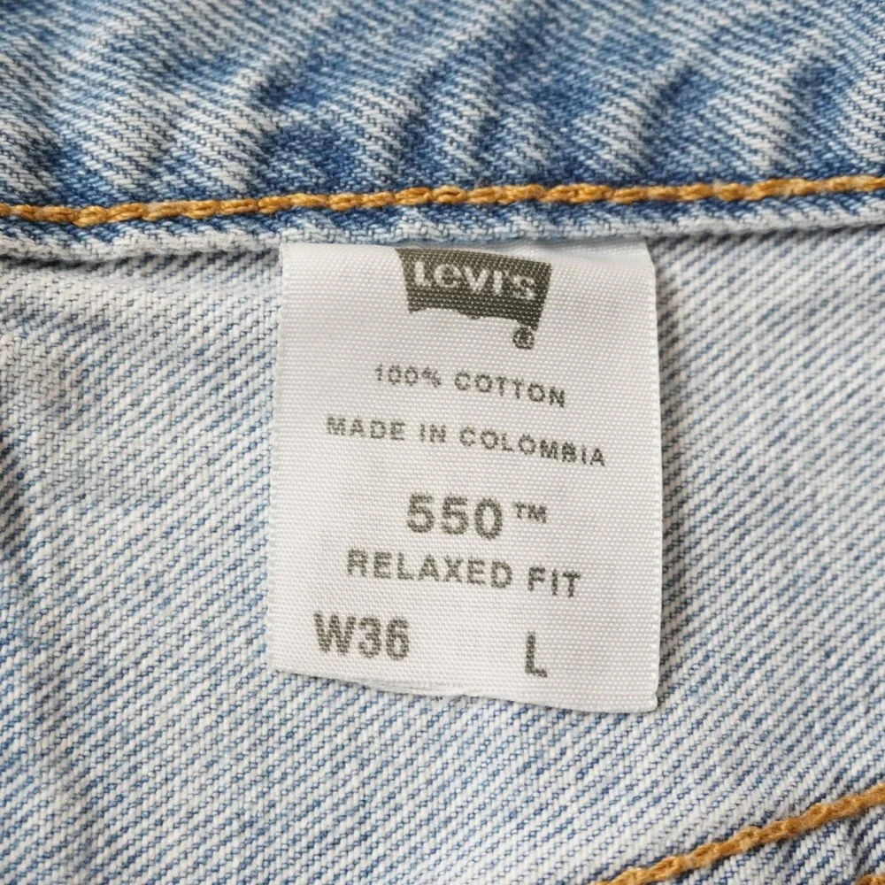 Vintage Levis 550 Relaxed Fit Shorts W36 Mens Light Wash Denim Stonewash 90s